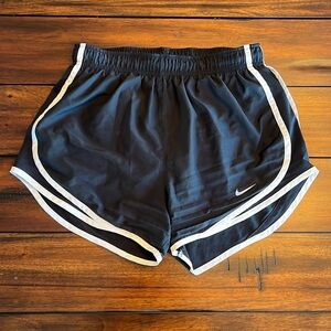 nike dri fit athletic shorts (small)